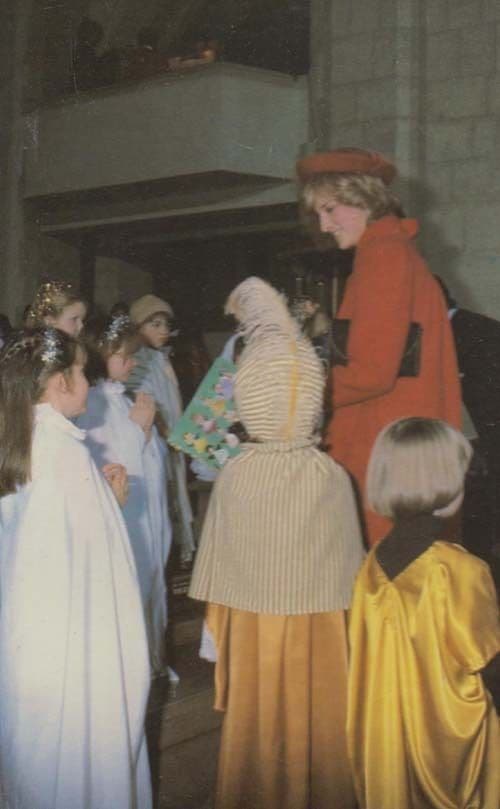 Guildford Cathedral Young Nativity Players Princess Diana Wedding Royal Postcard