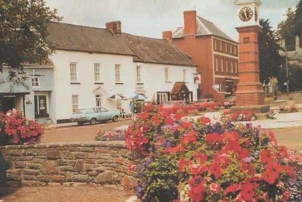 Gwent Antique Clock Tower Square Hoofs Coffee Shop Restaurant Wales Postcard