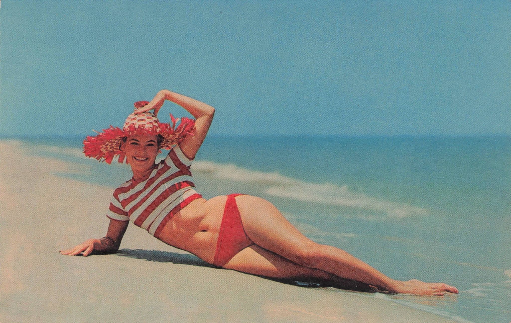 Hold Your Hat 1960s Glamour Sexy Lady Beach Bathing Postcard