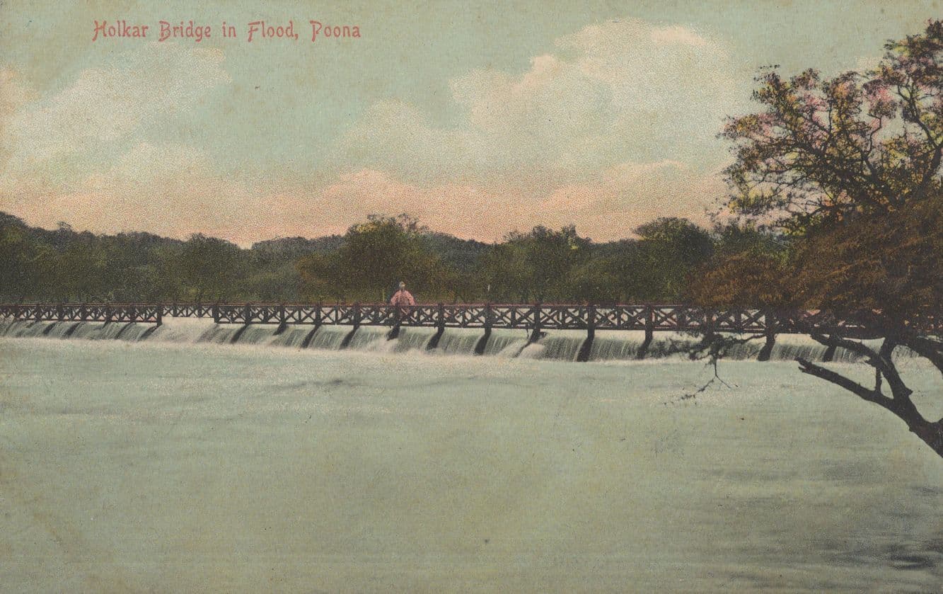 Holkar Bridge in Flood Poona India Postcard