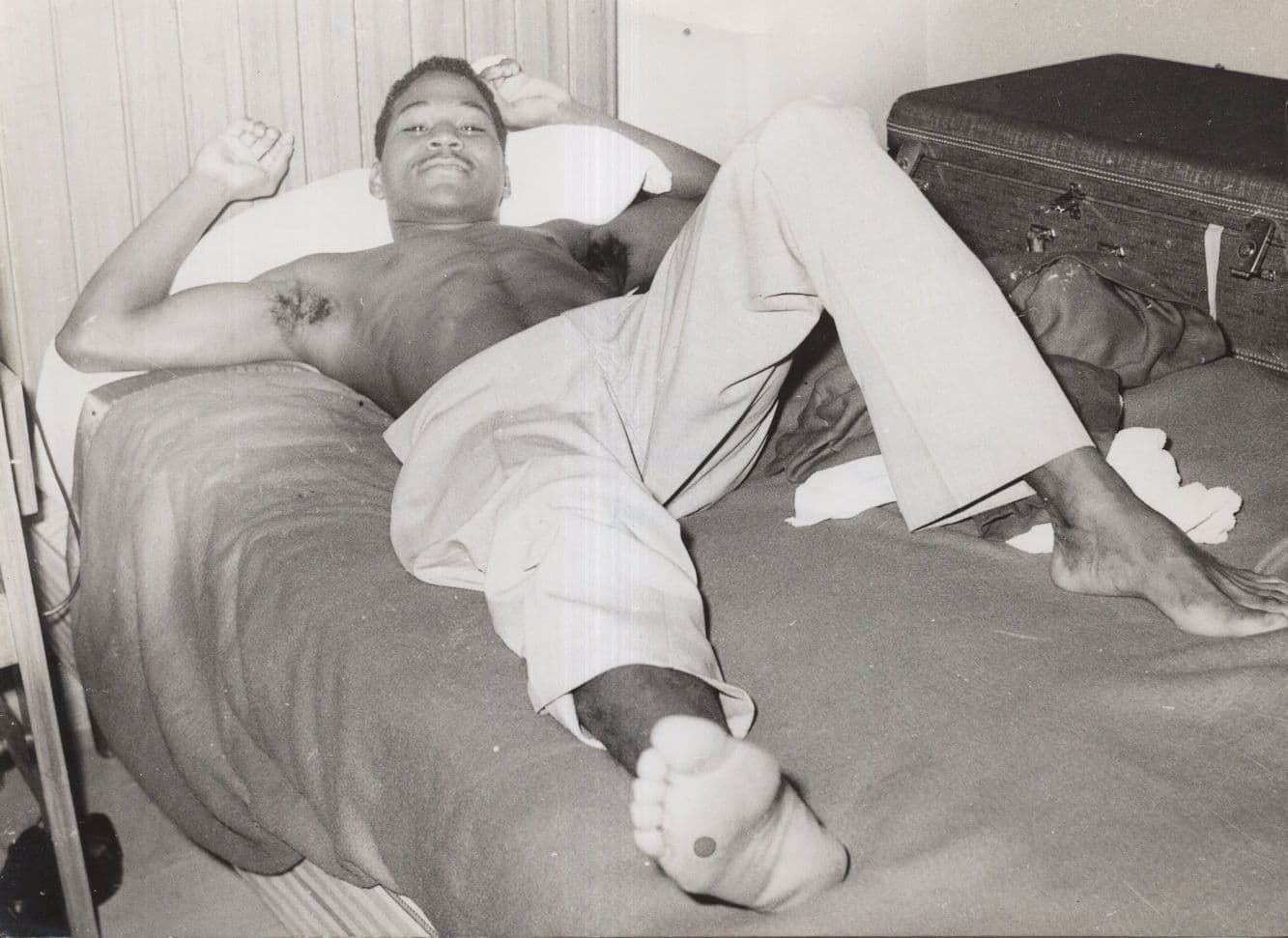 Jose Angel Napoles Cuban Boxing 1960s Champion Old Printed Signed Photo