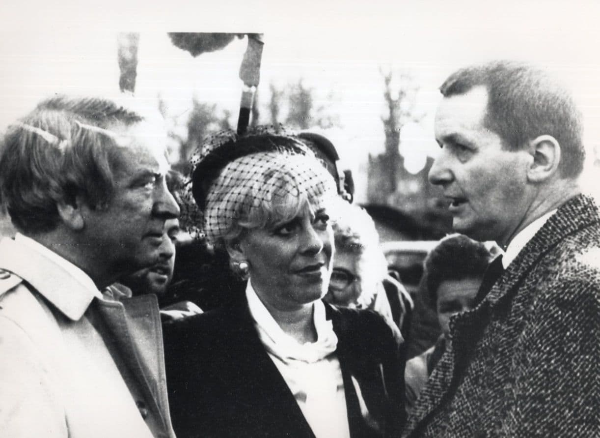 Julie Goodyear at Margot BryantFuneral Tony Warren Coronation Street Press Photo