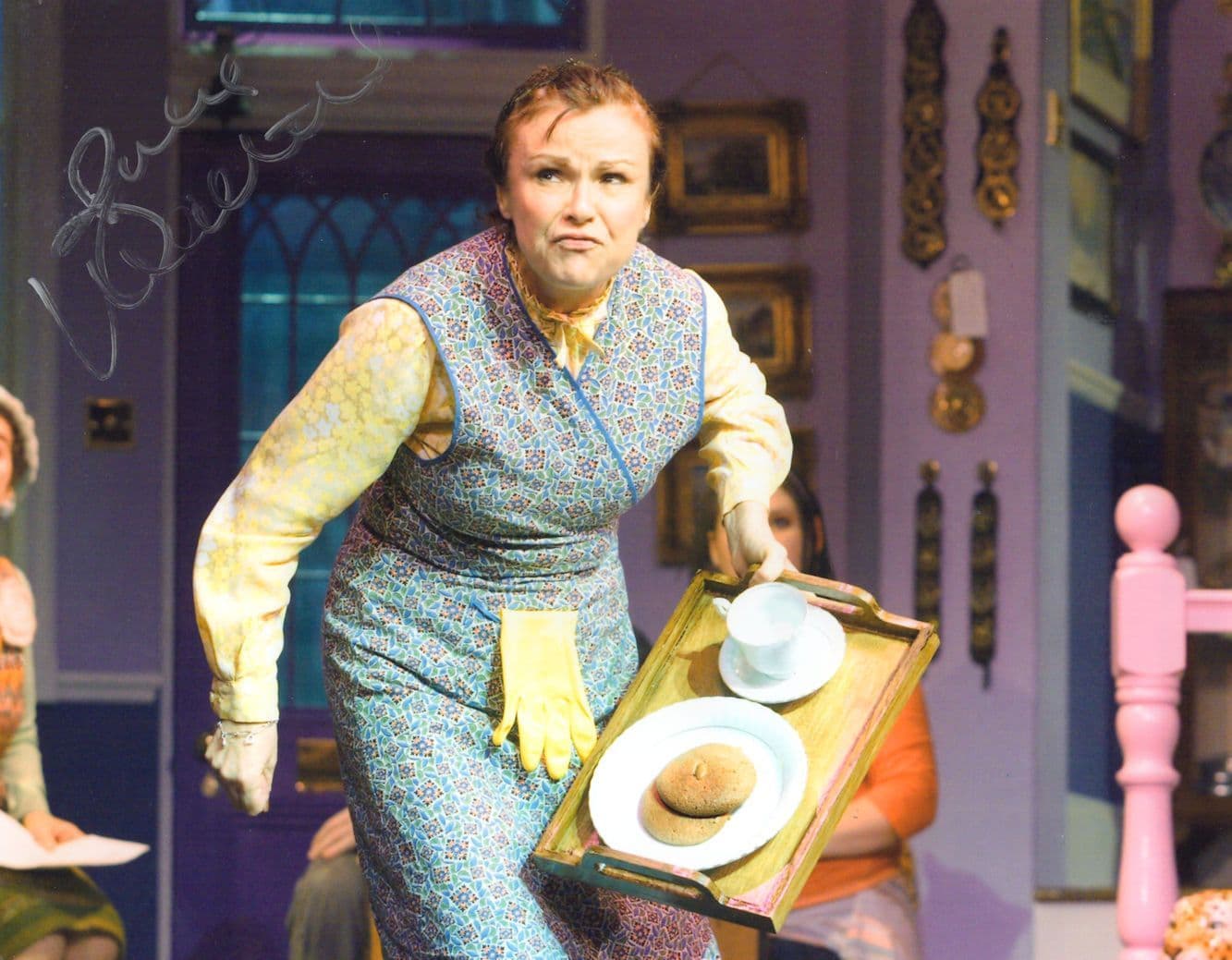 Julie Walters Mrs Overall in Acorn Antiques 10x8 Hand Signed Photo