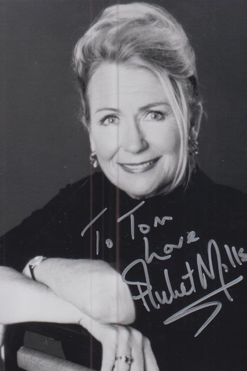 Juliet Mills Stunning Hand Signed Photo