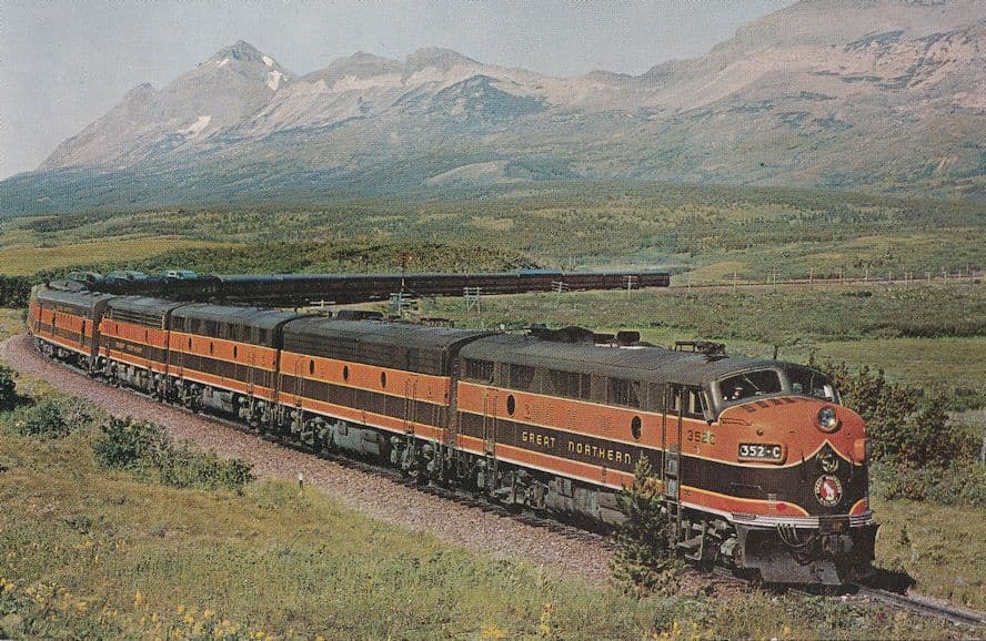 K1866 Great Northern Railways Empire Builder Train Postcard