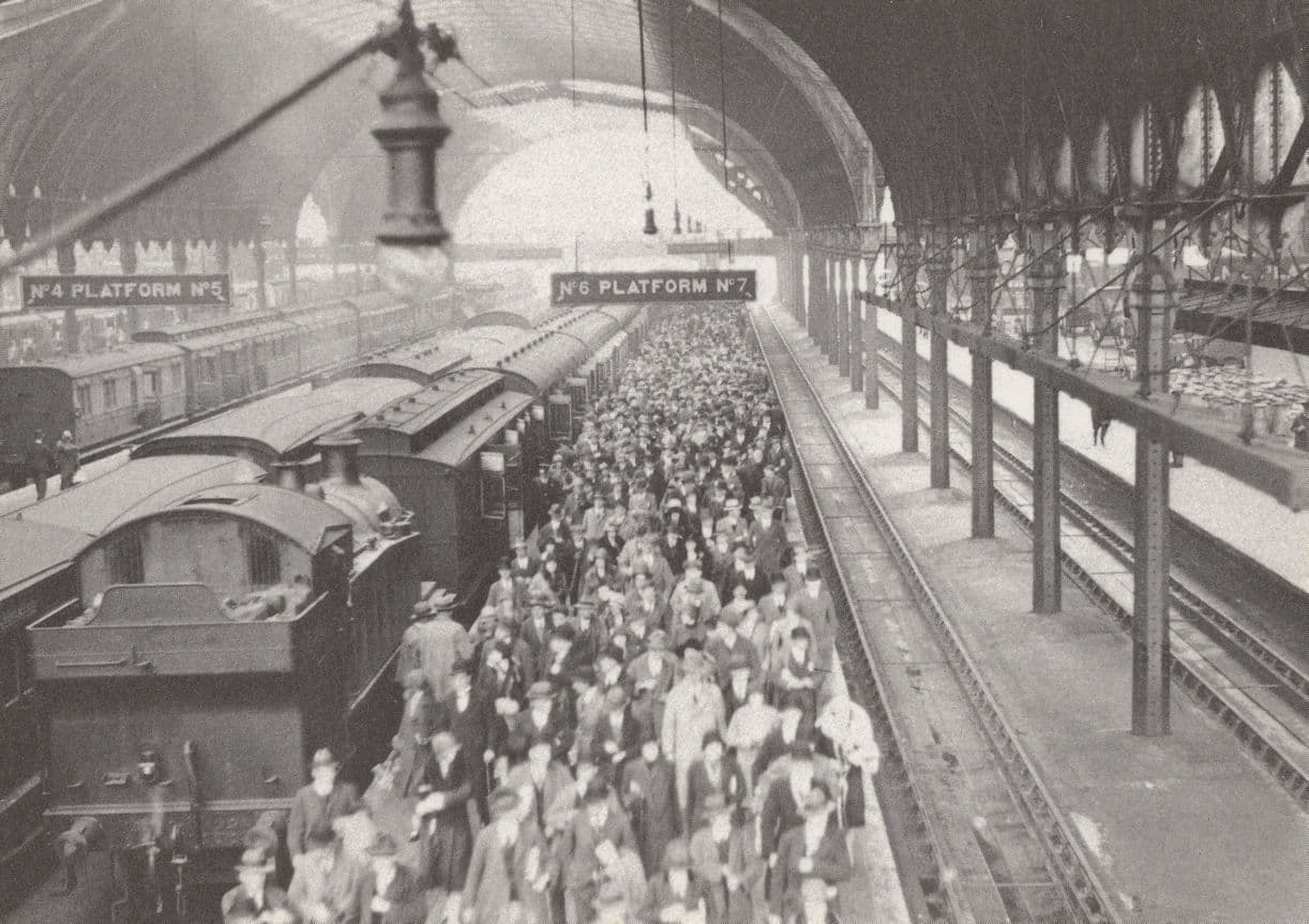 King George 4-6-0 Train at Paddington Station BBC Railway Postcard