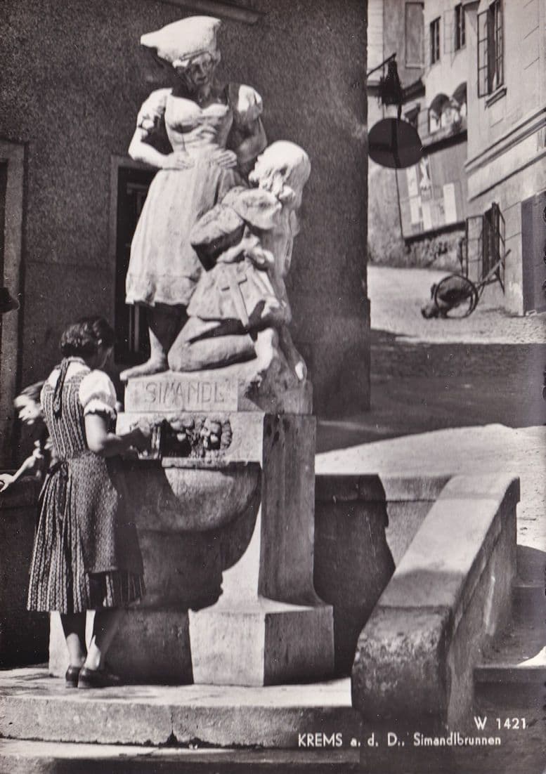 Krems Simandlbrunnen ADD Statue Austria Mint Postcard