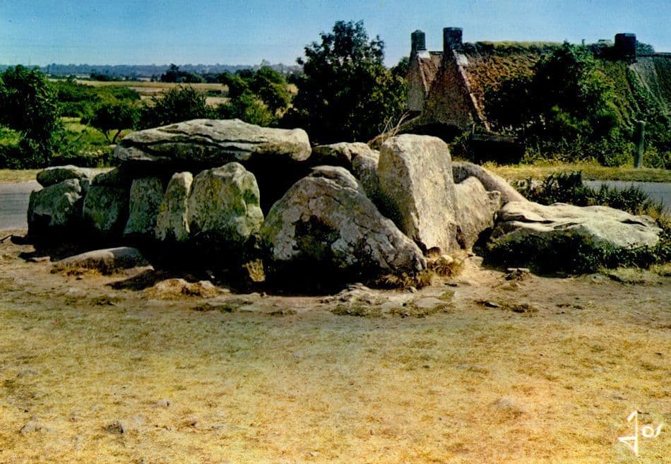 Le Dolmen De Kermario Prehistoric Megalithic Tomb Grave Stones Postcard