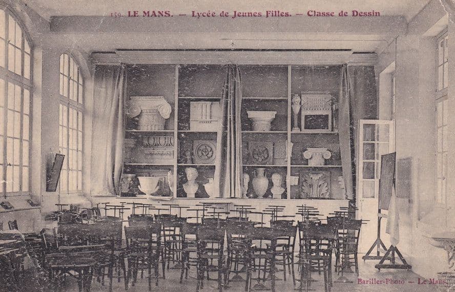 Le Mans Lycee De Jeunes Filles Classe De Dessin Rare French Postcard