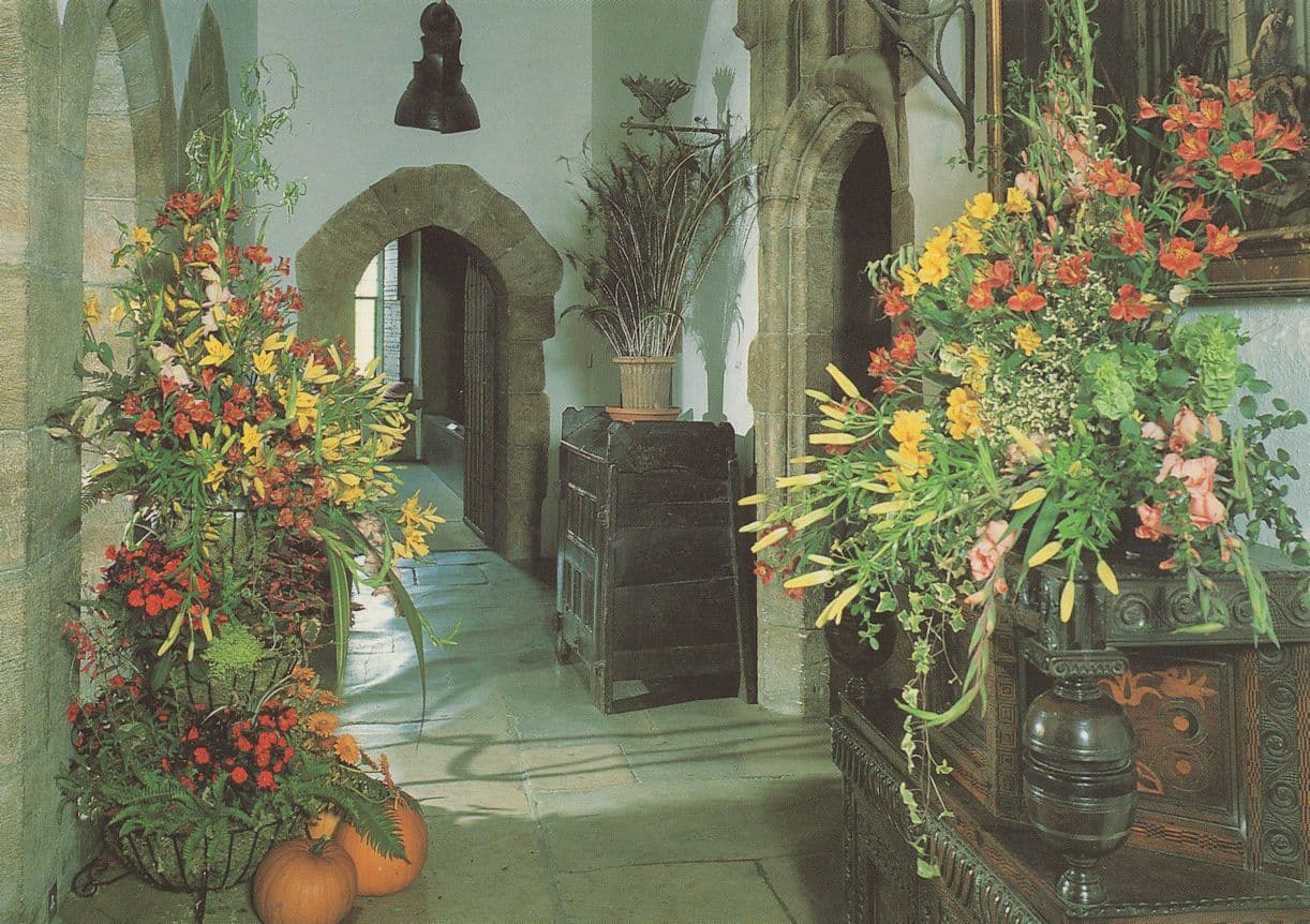 Leeds Castle Corridor To The Queens Bedroom Yorkshire Postcard