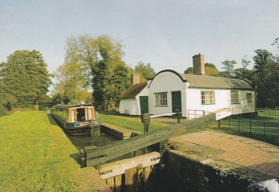 Lengthmans Boat Cottage Shottesbrooke Maidenhead Berkshire Postcard
