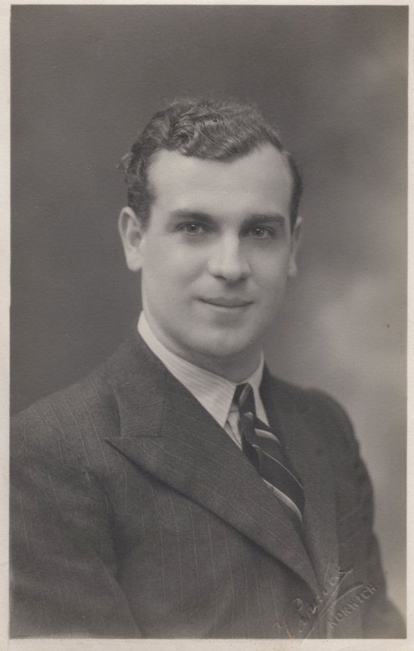Leslie Dale Norwich Norfolk in 1939 WW2 Portrait Postcard