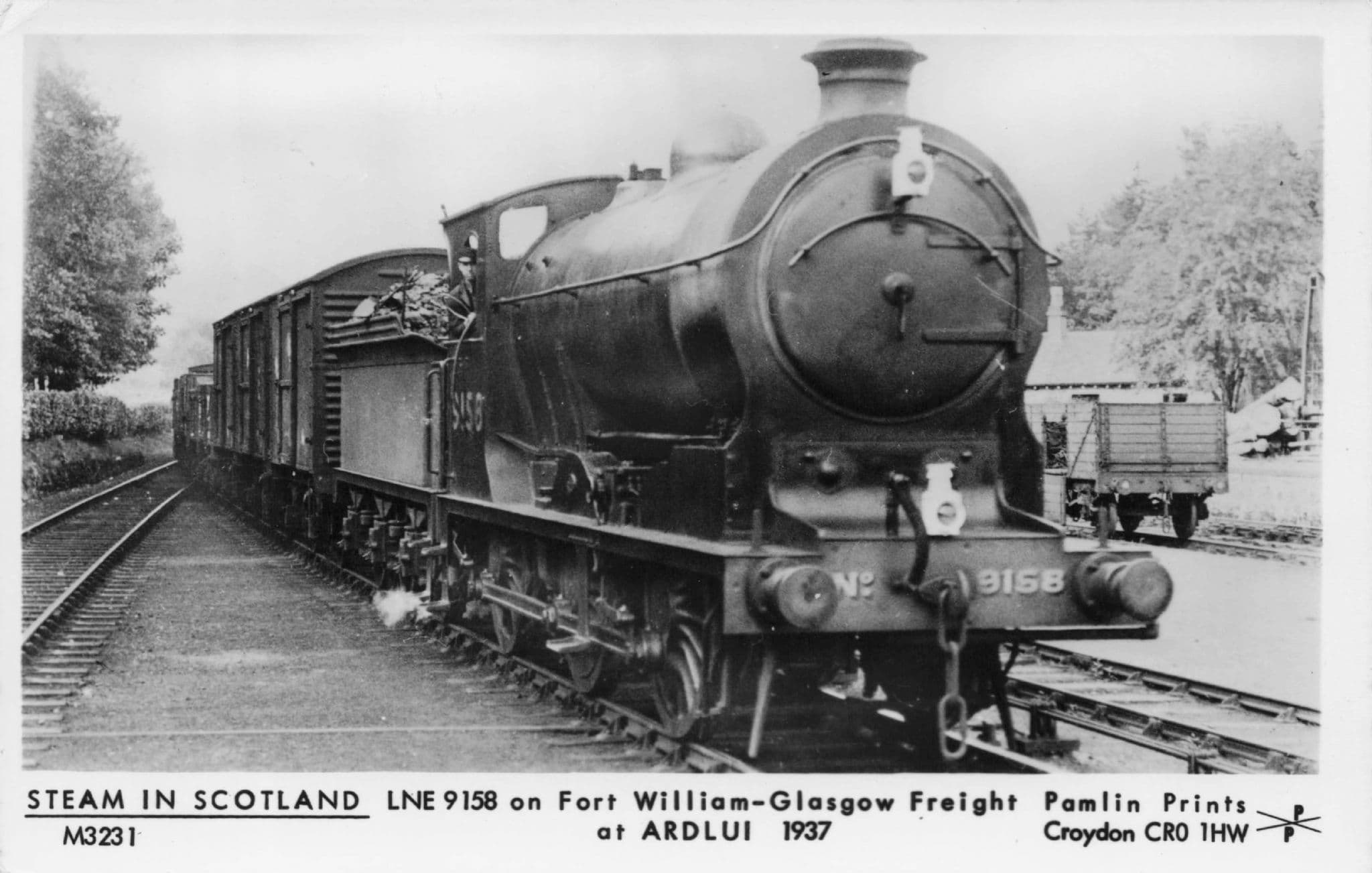 LNE9158 Old Fort William Glasgow Train in 1937 Pamlin Prints Railway RPC Postcard