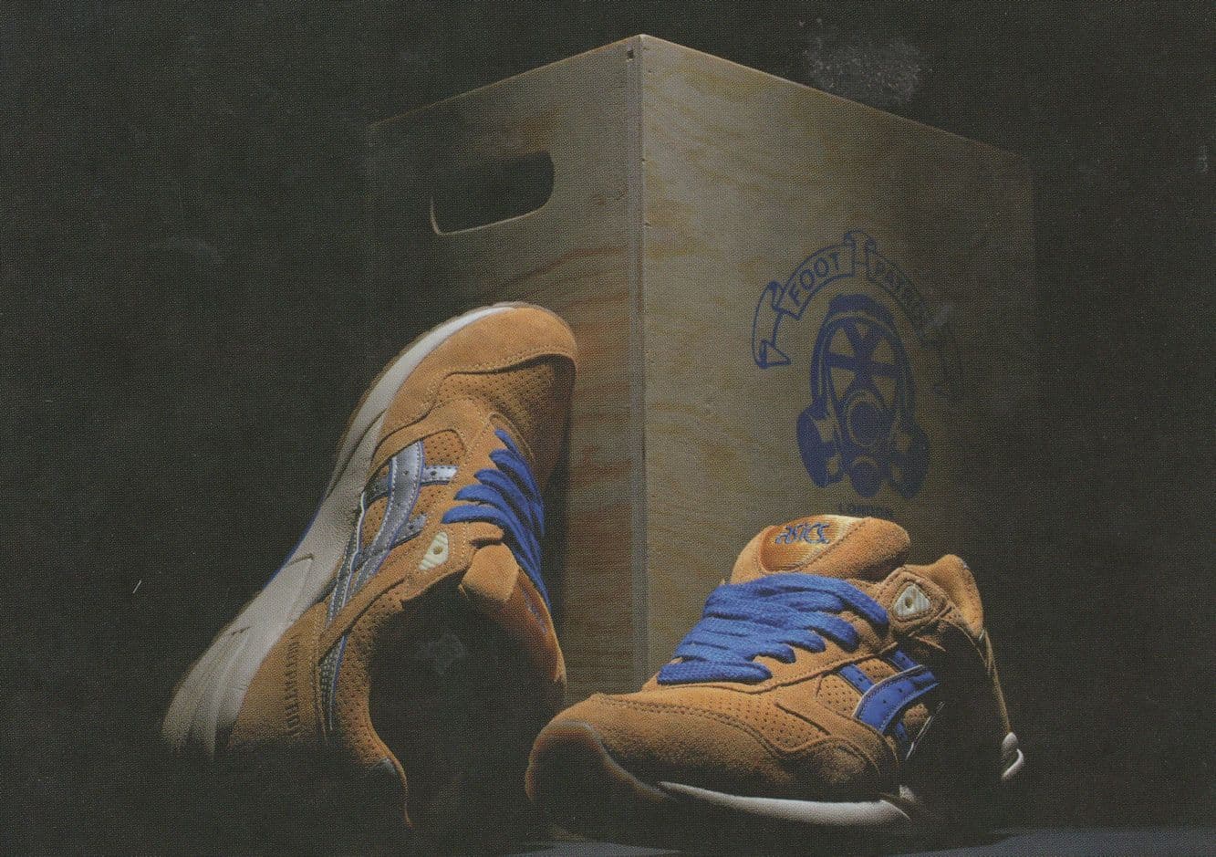London 2012 Foot Patrol Trainers Jogging Shoes & Box Postcard