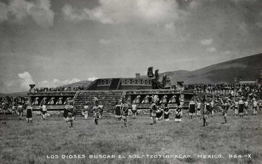 Los Dioses Buscan El Sol Teotihuacan Mexico Real Photo Old Postcard