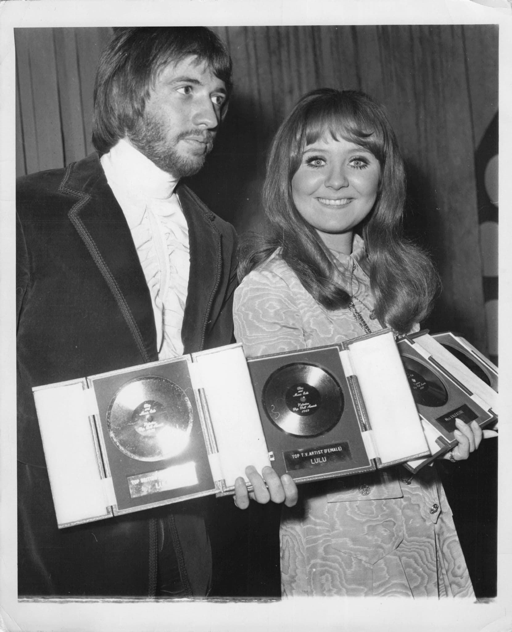 Lulu Pop Singer 1969 Receives 4 Gold Disc Awards 10x8 Press Photo