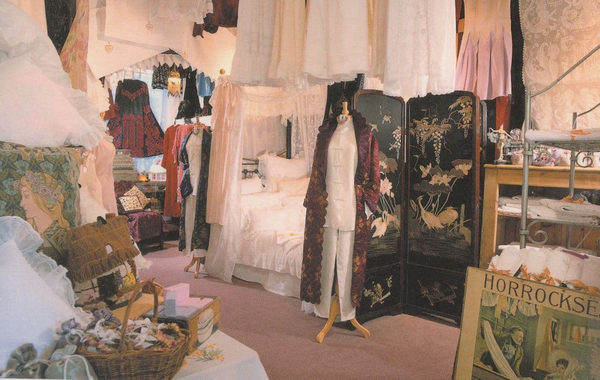 Lunn Antiques Parsons Green London Four Poster Bed Advertising Postcard