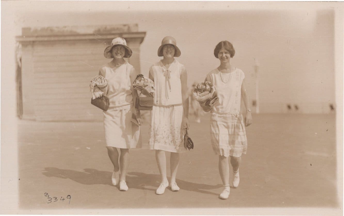 Margate Identically Dressed Ladies With Handbags Beach Towels Old Postcard