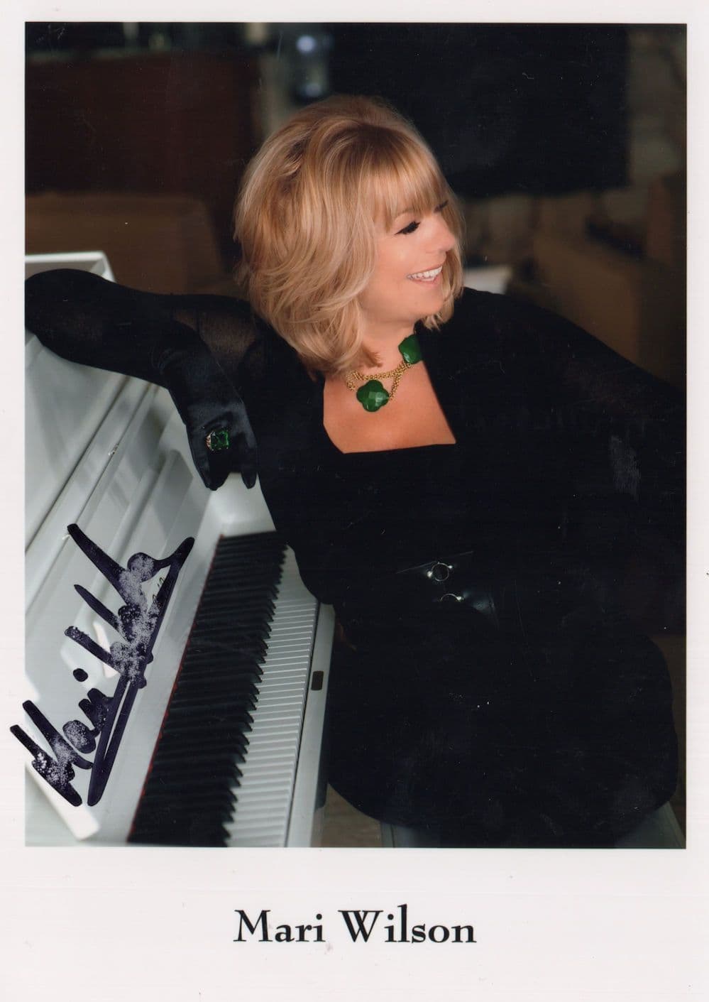 Mari Wilson Jazz Blues Singer Cry Me A River 8x6 Hand Signed Photo