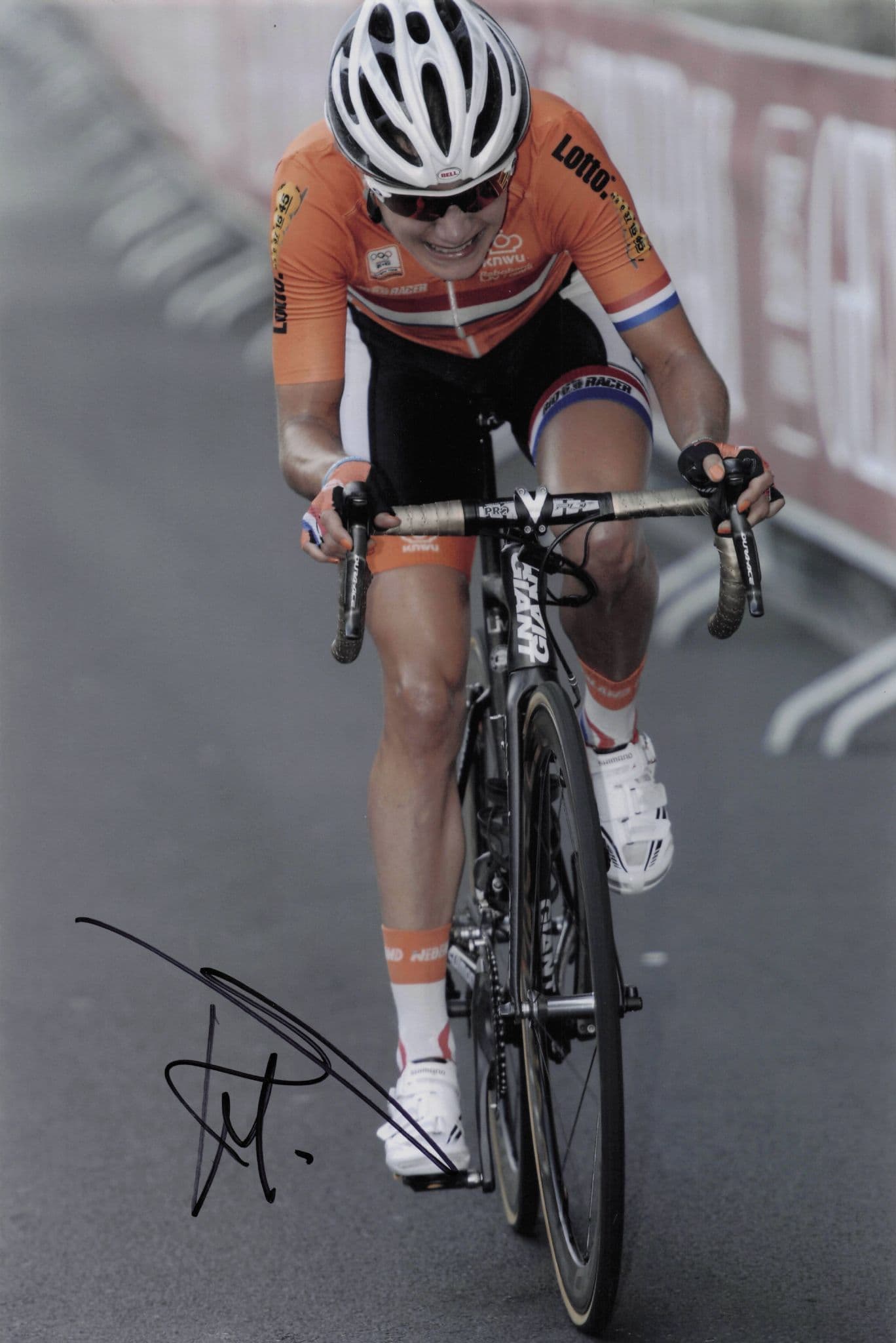 Marianne Vos Dutch Cyclist UCI Championships Italy 2013 Victory 12x8 Hand Signed Photo