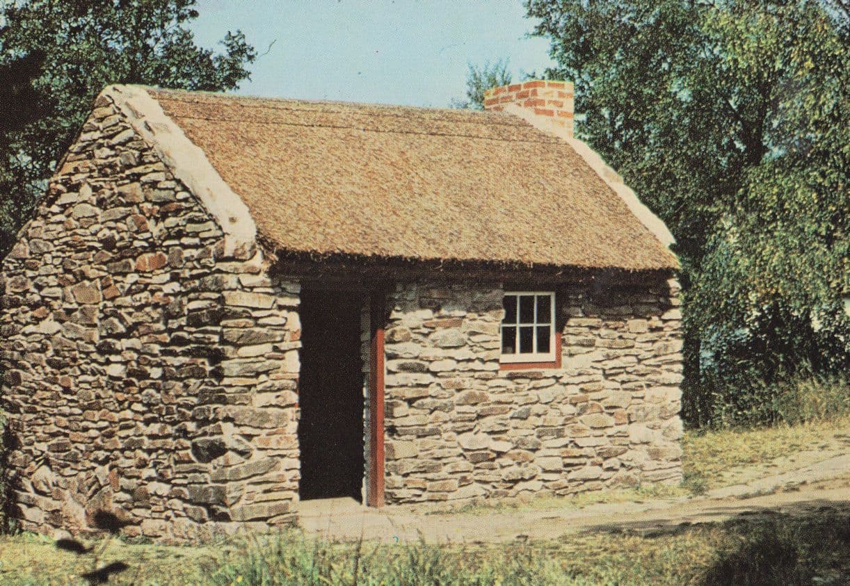 Meenagaragh Cottiers House Plumbridge County Tyrone Postcard