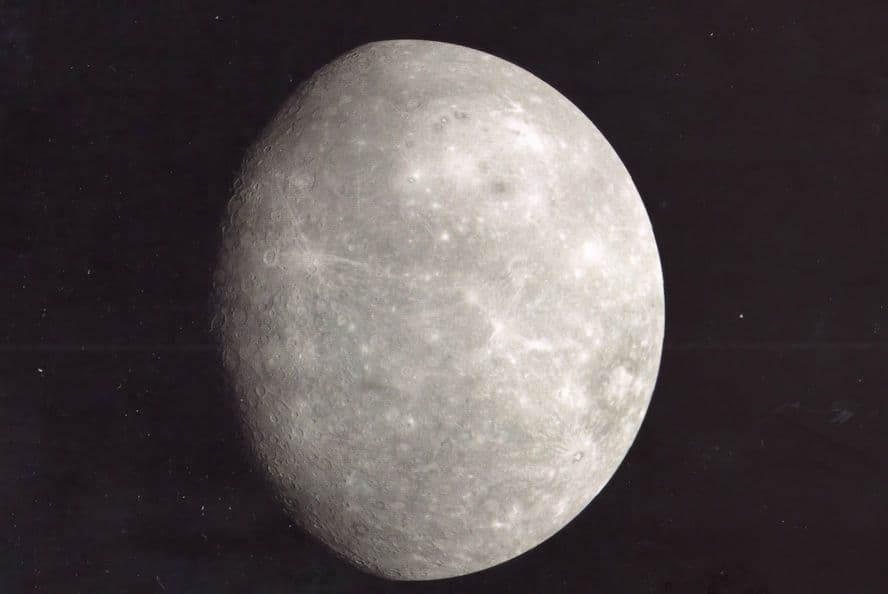 Messenger NASA Spaceship Mercury Surface 1st Orbit Astronomy Postcard