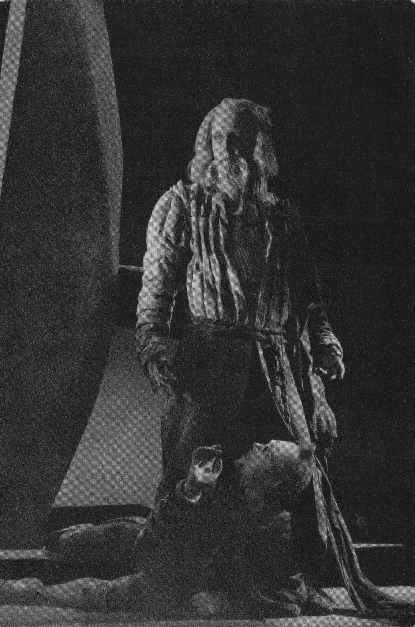Michael Redgrave as King Lear & Marius Goring Shakespeare Play Postcard
