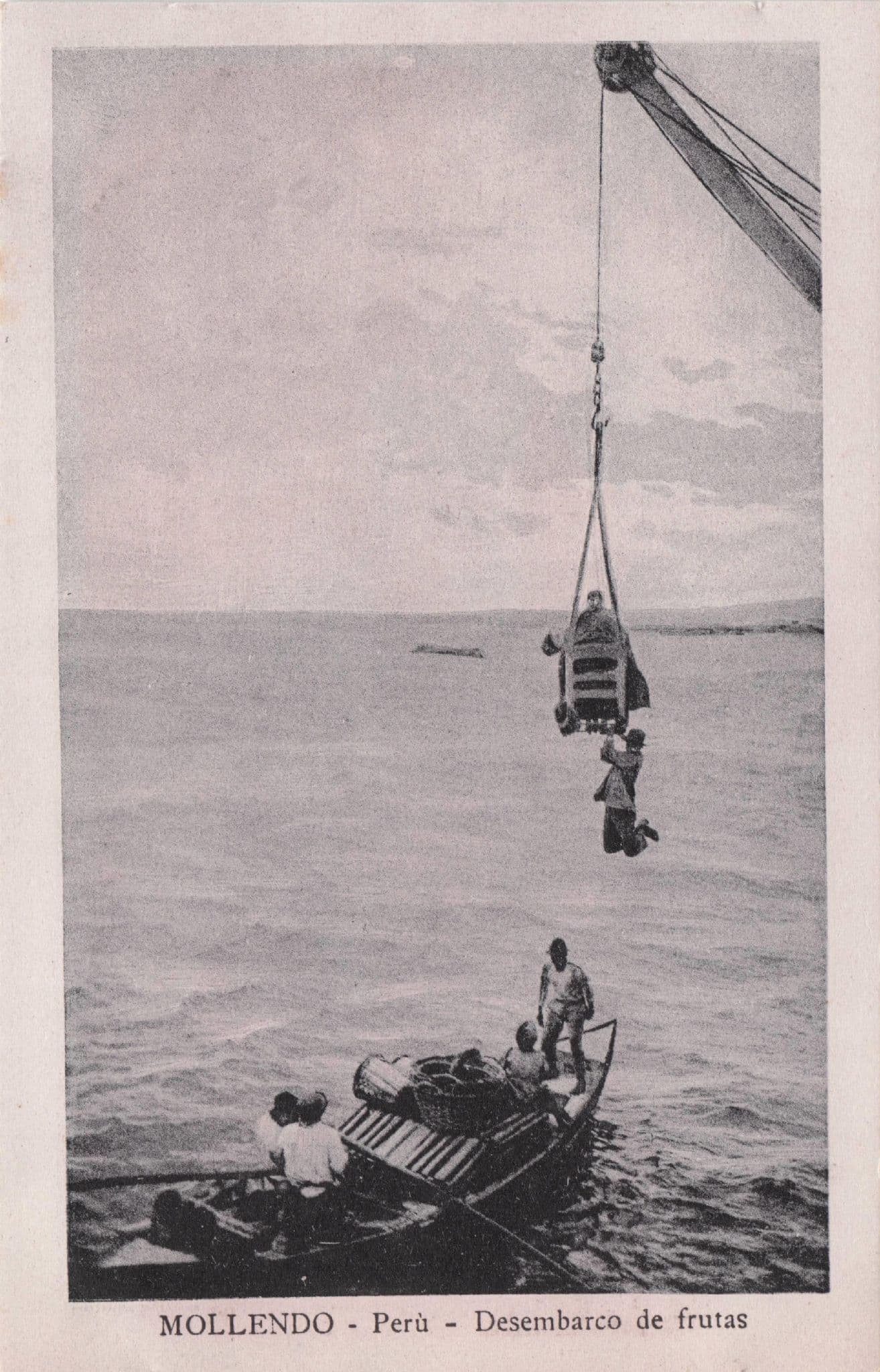 Mollendo Peru Chile Ship Desembarco De Frutas Old Postcard
