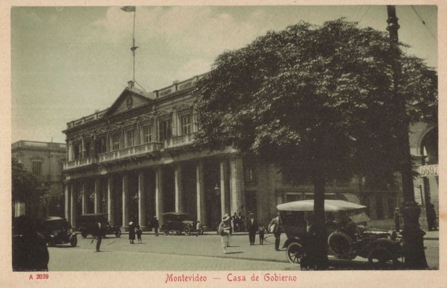 Montevideo Casa De Gobierno Old Transport Cars Uruguay Postcard