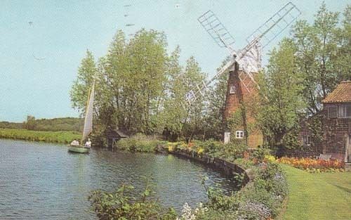 Norfolk Broads Hunsett Hill River Ant Windmill Postcard