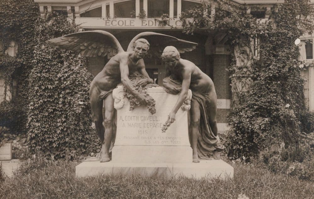 Nurse Edith Cavell Ecole RARE Old French Memorial Statue Angels Postcard