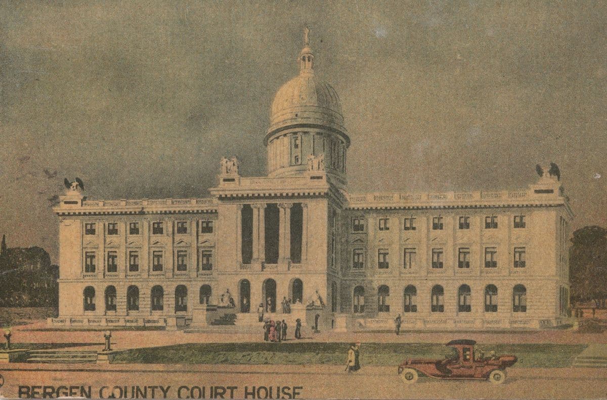 Old Open Top Saloon Car at Bergen County Court House USA Old Postcard