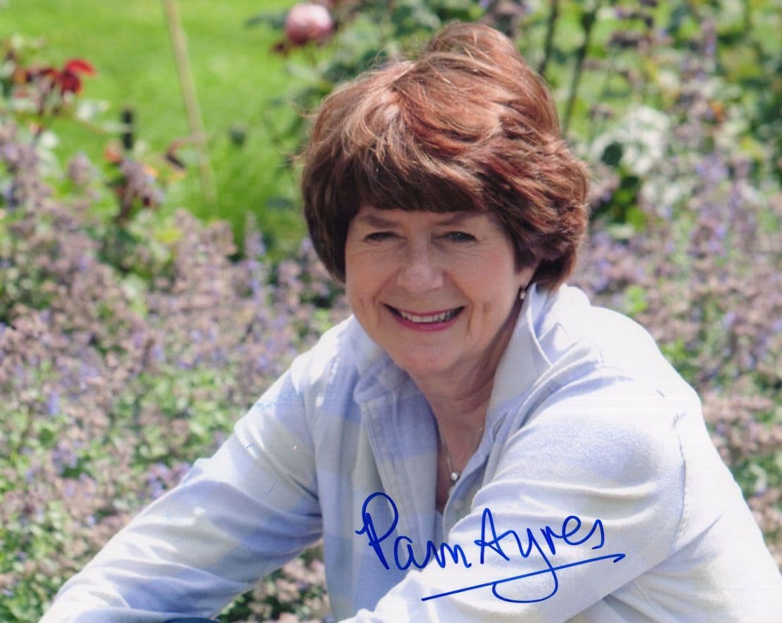 Pam Ayres Radio TV Poet Stunning 10x8 Rare Hand Signed Photo