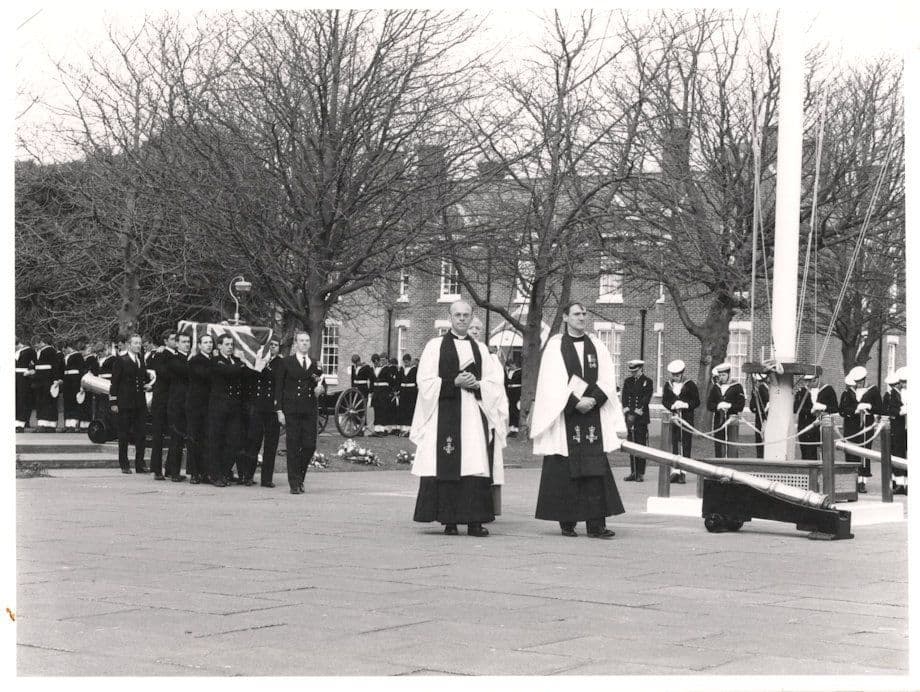 Portsmouth Hampshire Military RAF Funeral Captain Weapon Trials 9x7 Press Photo