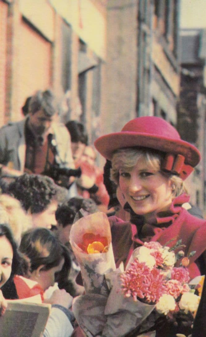 Princess Diana at Chinese China Liverpool Community Centre Royal Postcard