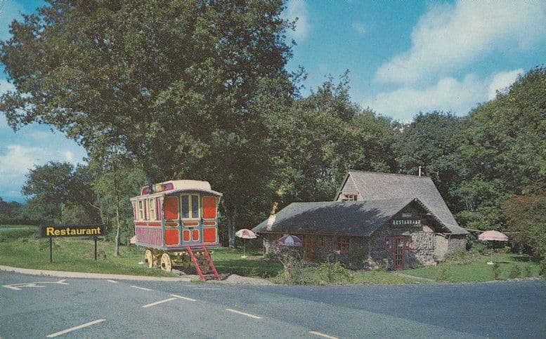 Prizewinning Gipsy Romany Mobile Home Devon Village Exeter 1970s Postcard