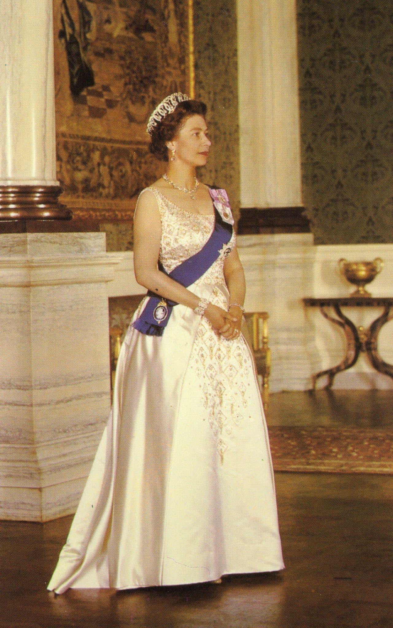 Queen Elizabeth II at Buckingham Palace in 1966 Royal Postcard