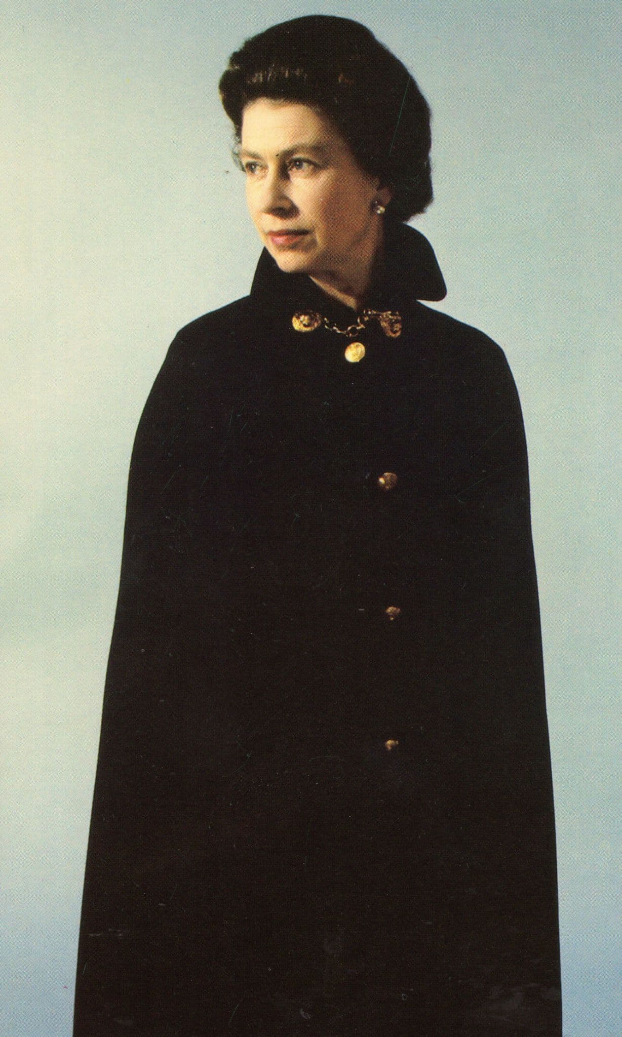Queen Elizabeth II Cecil Beaton 1976 Painting Portrait Limited Postcard
