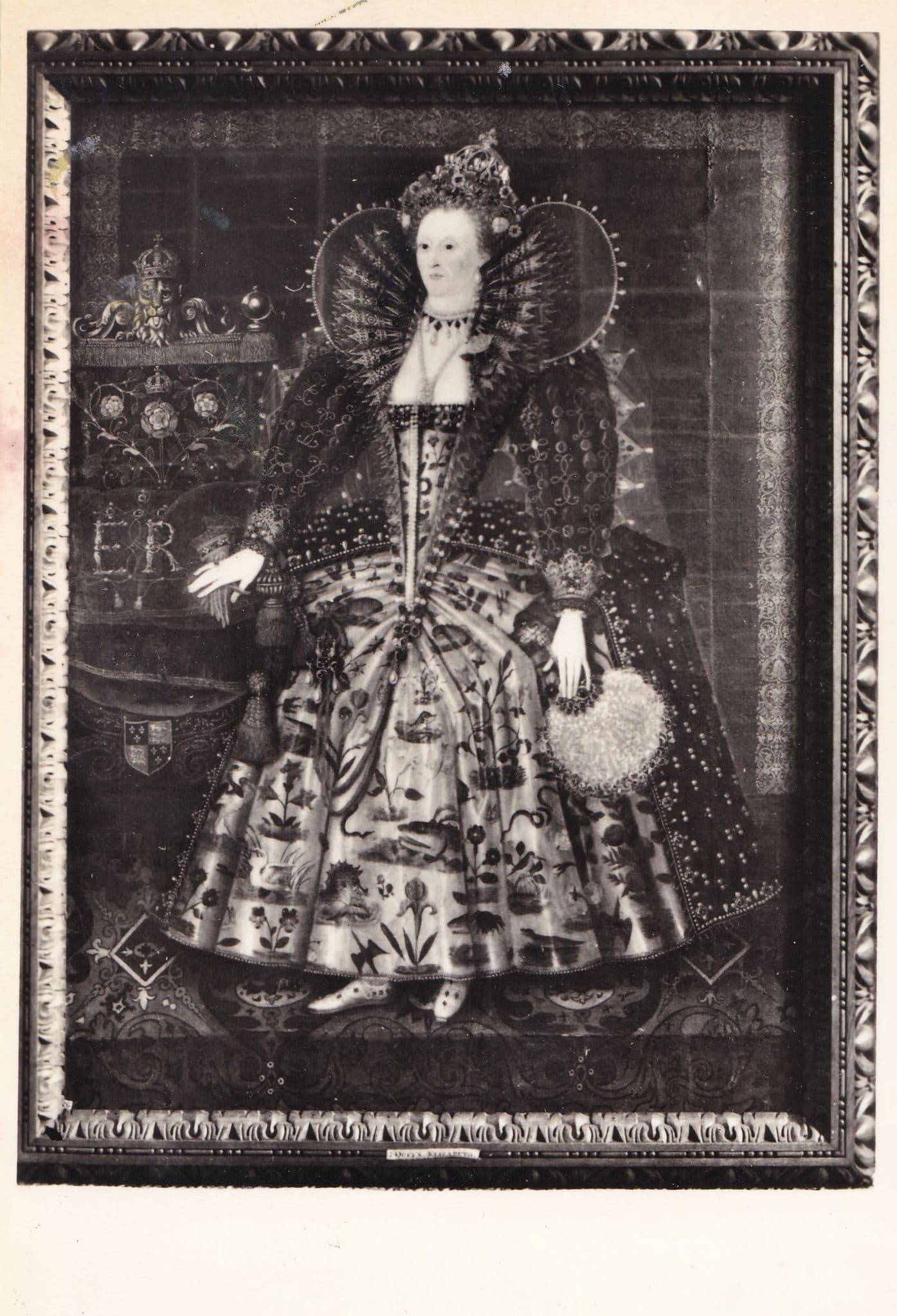 Queen Elizabeth Painting in Hardwick Hall Richard Stevens Postcard