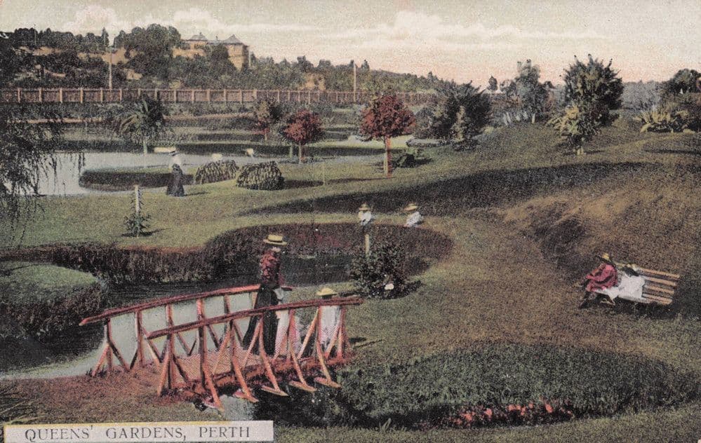 Queens Gardens Perth Children Crossing Bridge Australia Old Postcard