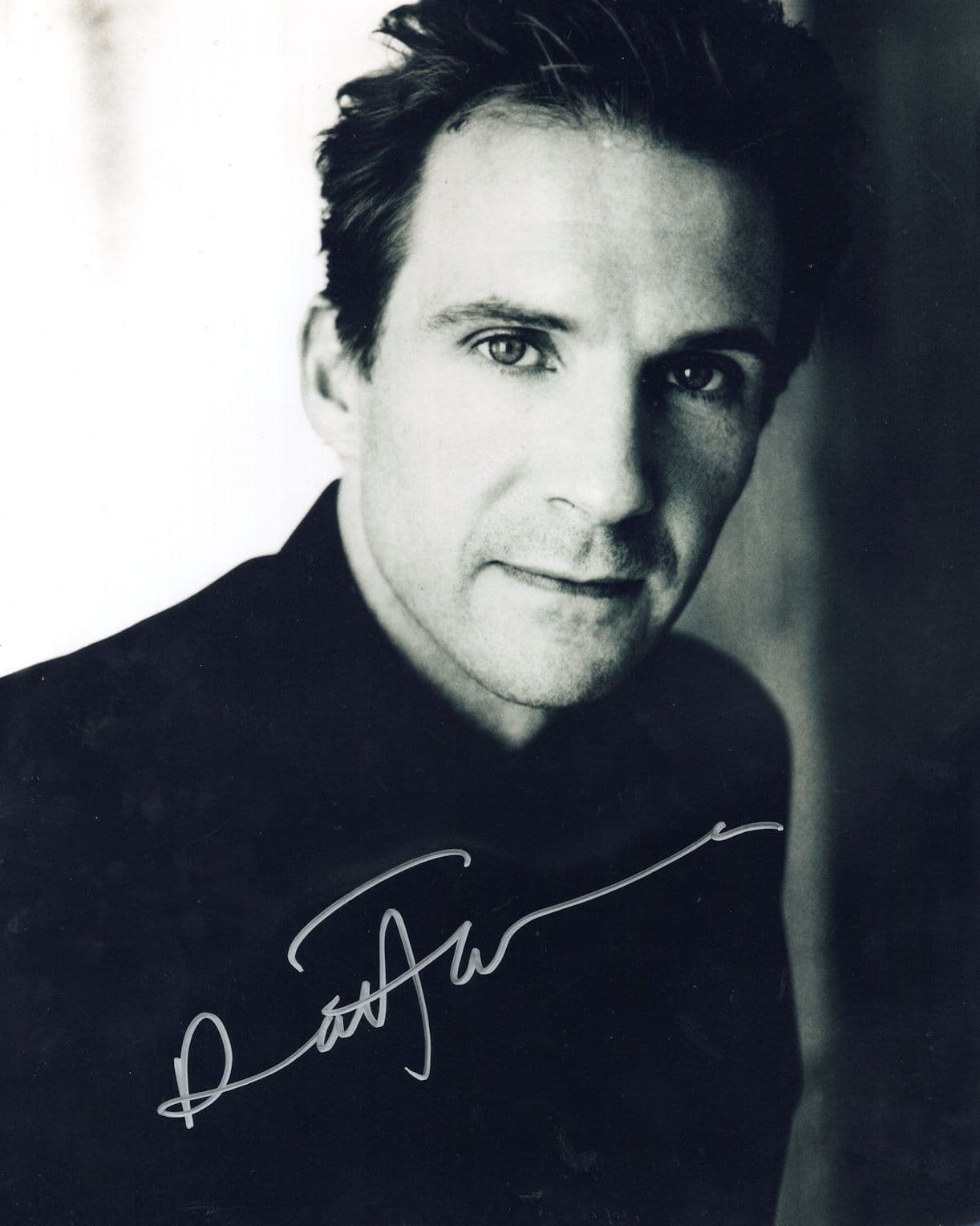 Ralph Fiennes of James Bond The English Patient 10x8 Hand Signed Photo
