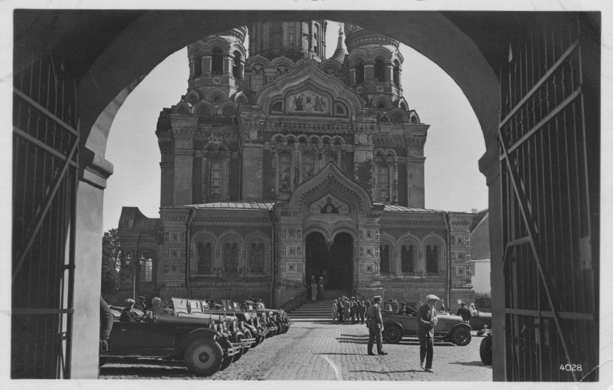 Reval Kathedrale Russian Car Park & Attendants Old RPC Postcard