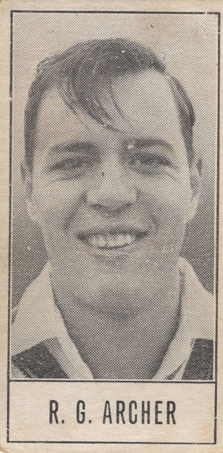 RG Archer Queensland Cricket Barratt Old Cigarette Card