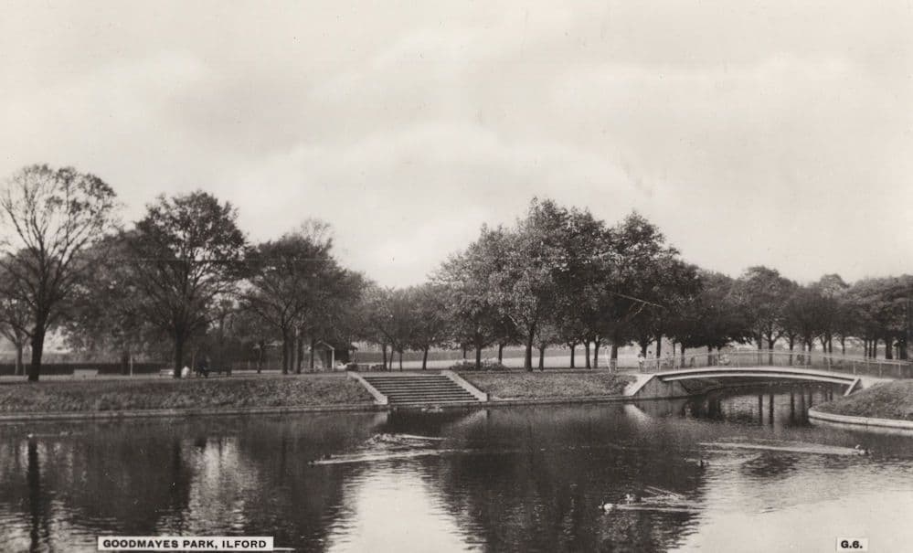 River Reflections at Goodmayes Park Ilford Essex 1950s Postcard