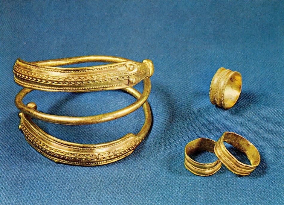 Roman Iron Age Gold Ornaments Antique Earthenware Postcard