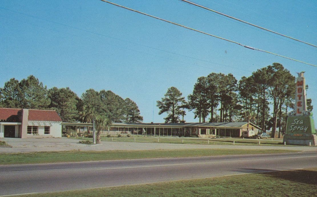 Sea Spray Motel & Restaurant Brunswick Georgia USA Postcard