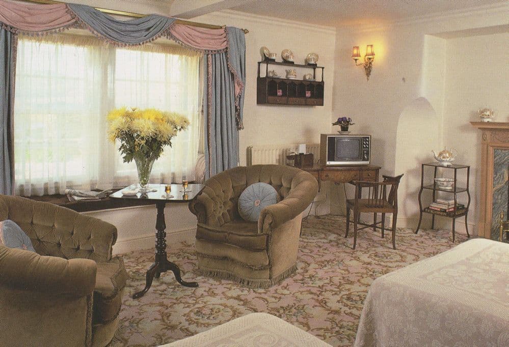 Sharrow Bay Hotel Cumbria Vintage TV Television In Bedroom Postcard