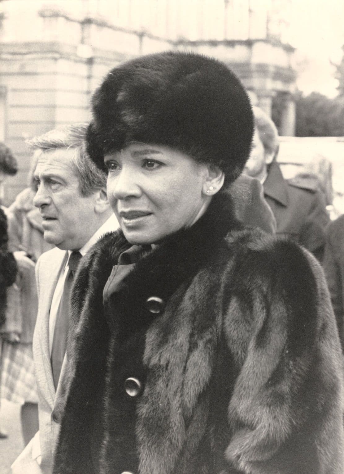Shirley Bassey at Diana Dors Funeral Berkshire 1984 Press Photo