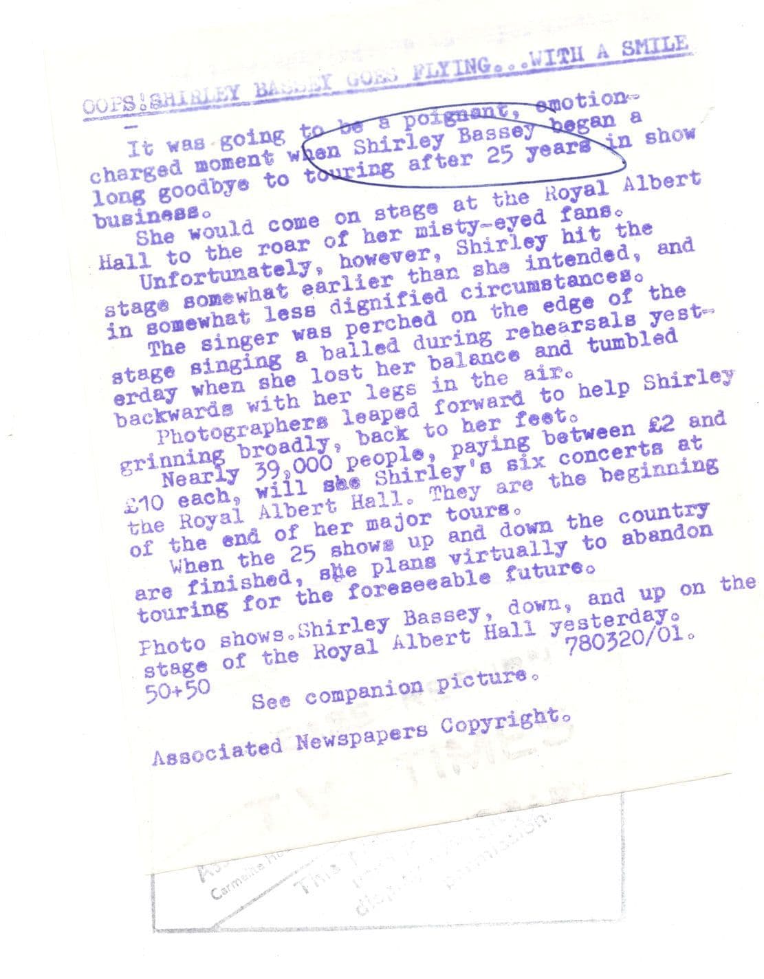 Shirley Bassey Disaster Collapsing at Live London Concert Press Photo