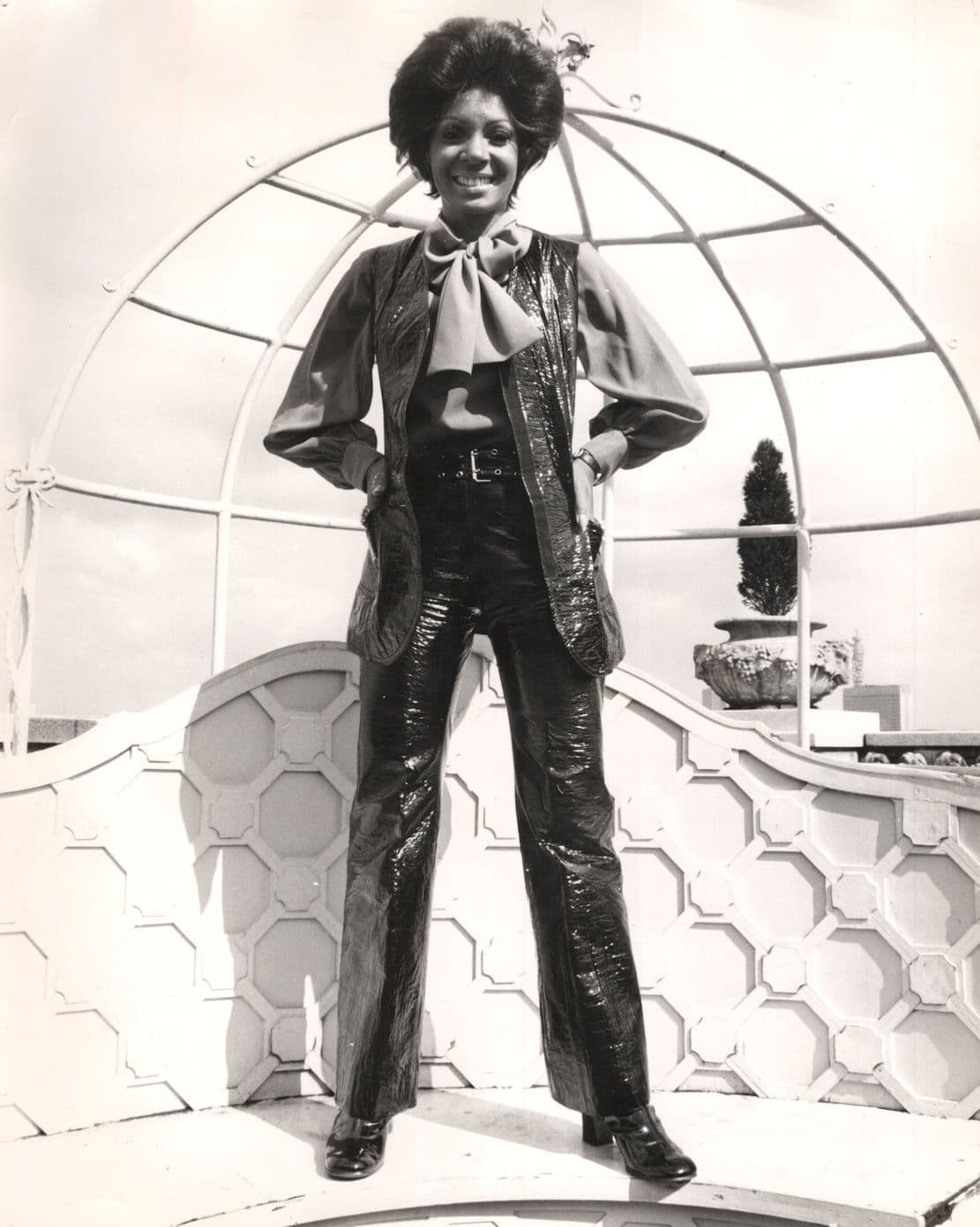 Shirley Bassey London April 1970 Engelbert Humperinck Show Press Photo